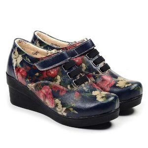 NIB Goby Handpainted Floral Women's Wedges